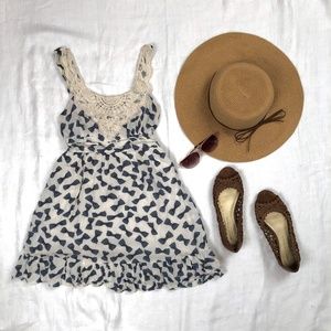 Tank top sundress with off white lace neckline